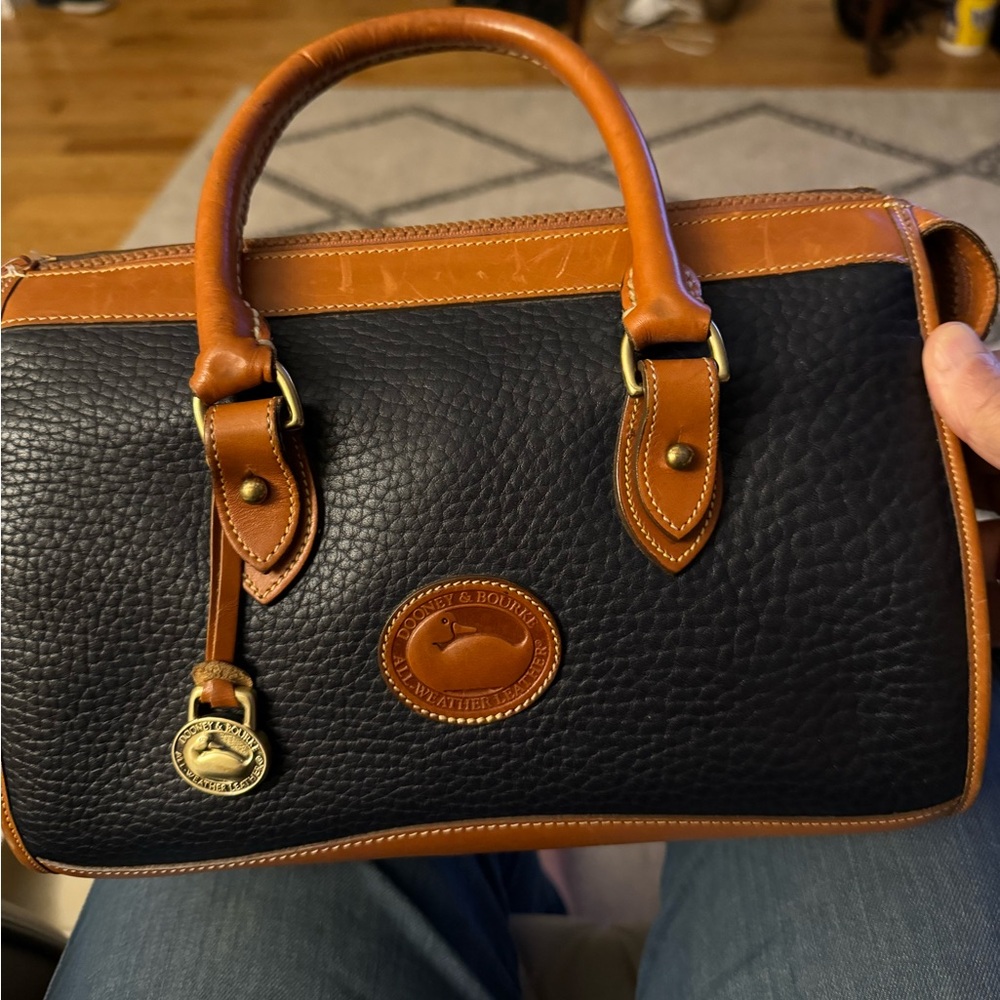 Dooney & Bourke Satchel pre owned excellent